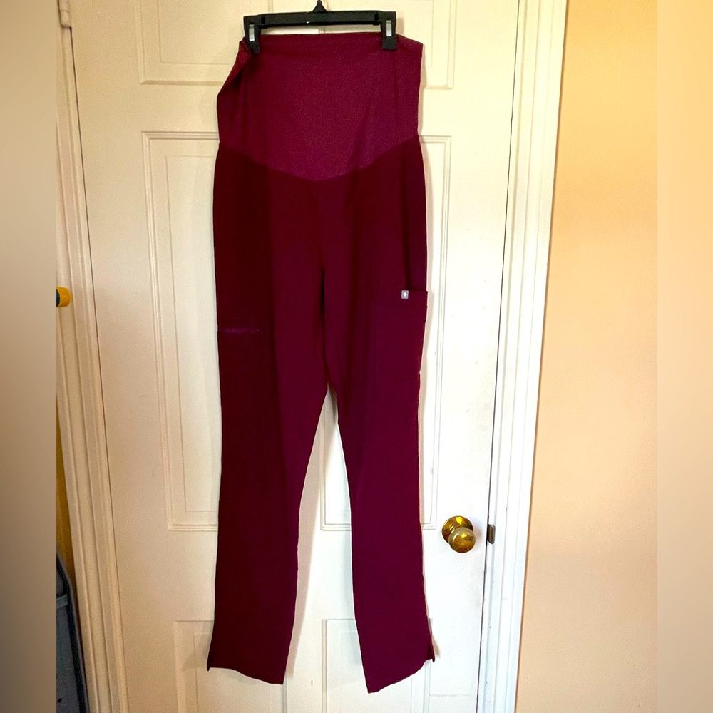 FIGS Technical Collection Maroon  Maternity Scrub Pants Size Small w/ Belly Band